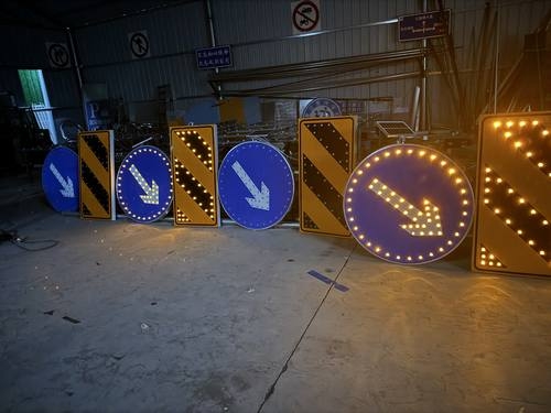 张掖张掖河南太阳能自发光交通路标牌厂家